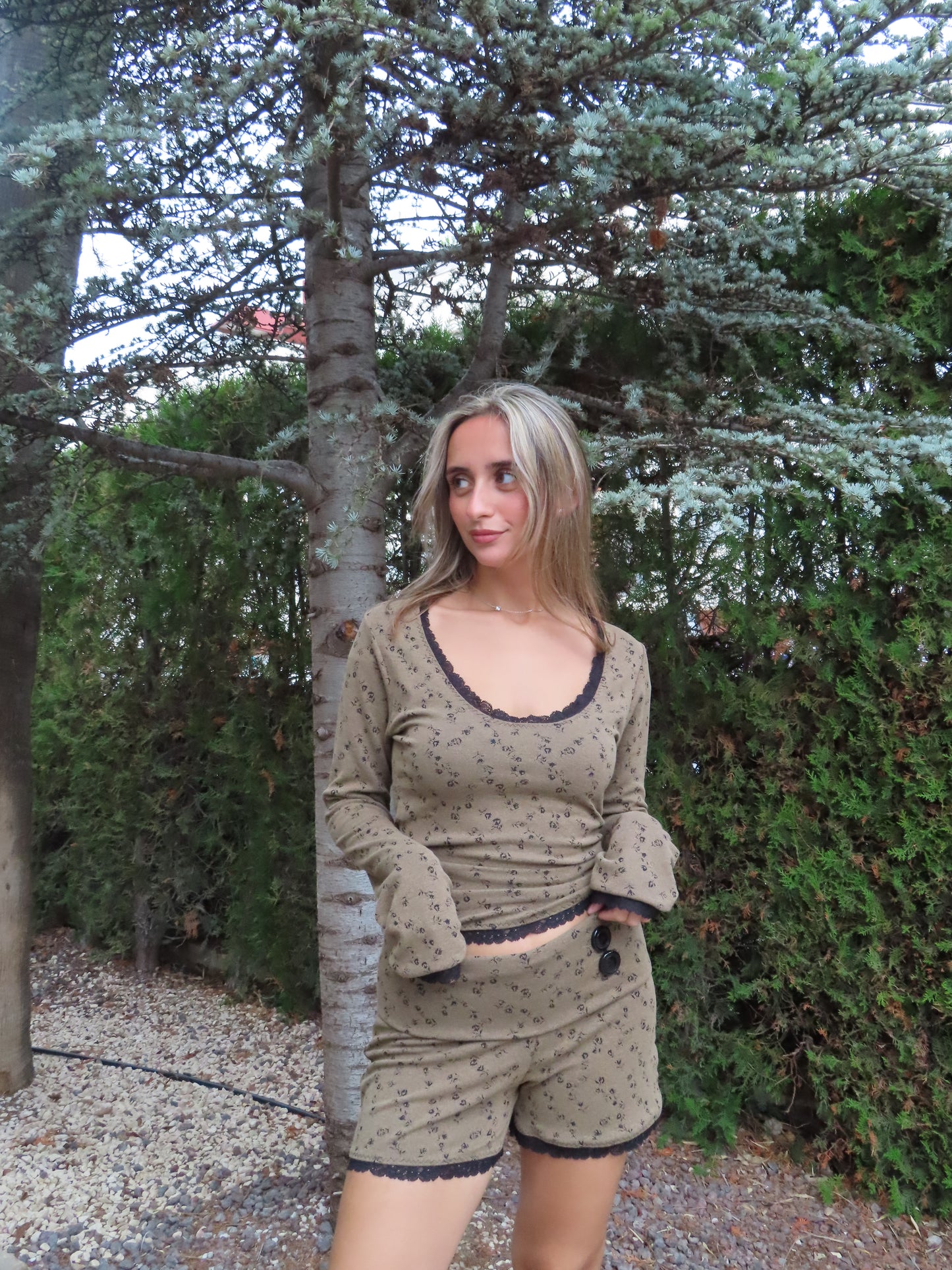 𝐌𝐀𝐆𝐍𝐎𝐋𝐈𝐀 𝐒𝐇𝐎𝐑𝐓🌲